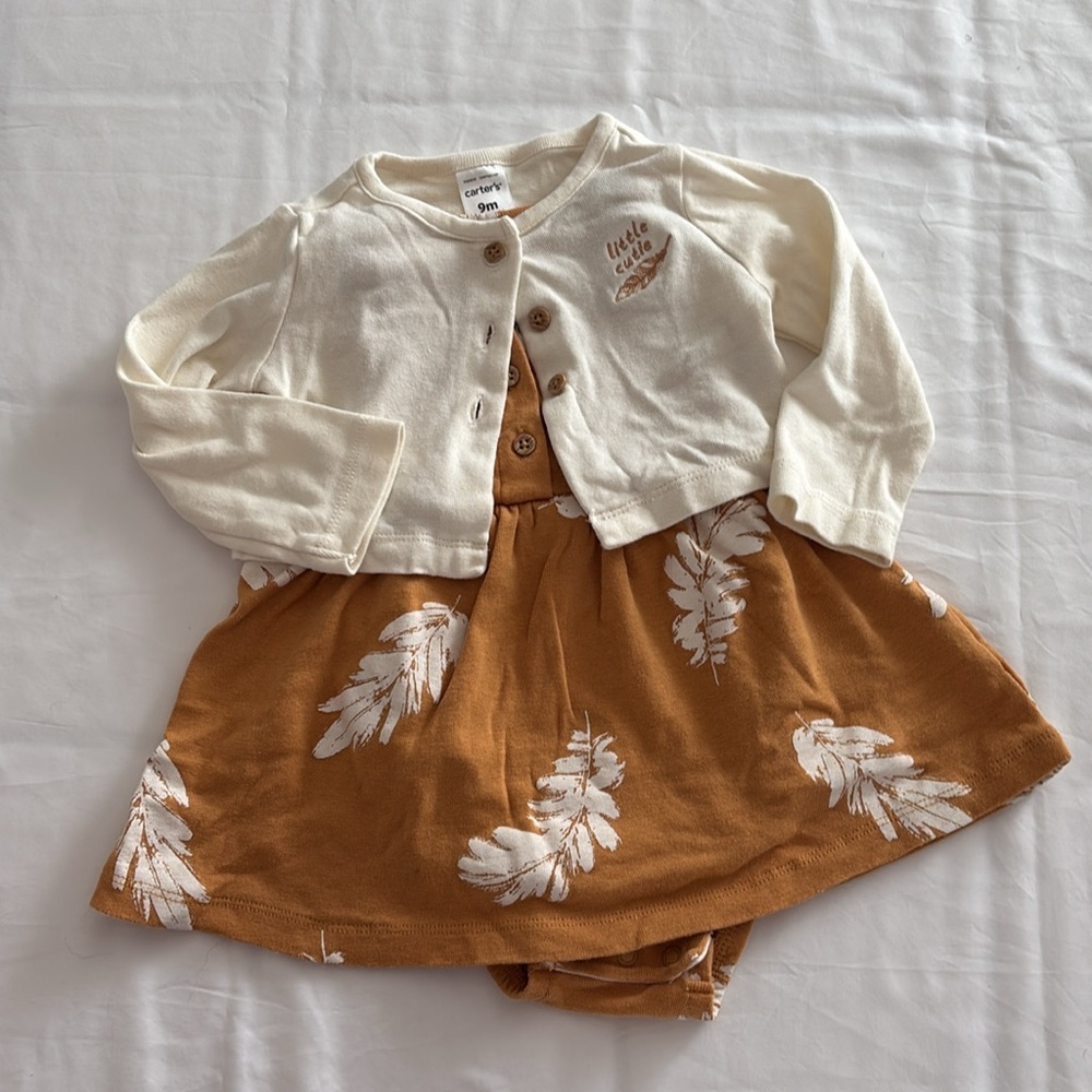 Baby clothes/carters baby clothes/ baby girl outfit/ 9 months clothes - Picture 5 of 6